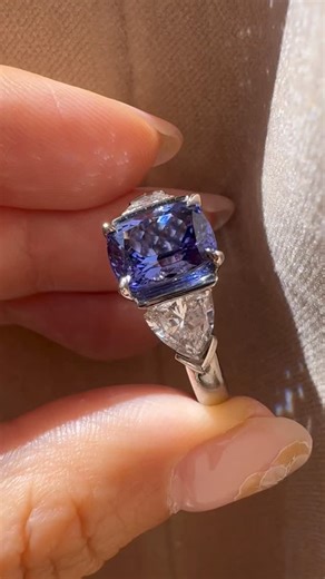 Lovélle | Fine Jewellery on Instagram: "Why Bazel set? Because the tip is the weakest point. ✔️ More secure – Bezel fully protects the stone’s sharp tip ✔️ Less chipping risk – Better shock and edge protection ✔️ No snagging – Smooth finish, no catching on clothes ✔️ Stronger long-term – Claws can wear or bend over time Best for: pear & marquise cuts, larger stones, everyday wear Design rule: protect the most delicate part first. Secure ≠ bulky. Clean, strong, intentional ✨ #tanzanitejewelry #ri