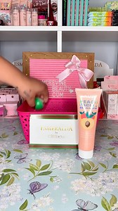 1.8K views · 73 reactions | Order #10011559 & #10011561. Thank you for your purchase Kristie !! Enjoy Free Shipping when you Shop with us at 殺️➡️www.mdeevinebeauty.com. #beautyscoops #asmr #giftideasforher #asmrmakeup #coffeecup #asmr #satisfying #asmrmakeup #makeupaddict #makeup #beautyscoops #mystery #surprisescoops #makeup #makeupmusthaves #viralreelsfacebook #viralpost2025シ #reelstrending #trendingnow | MDeevine | Facebook