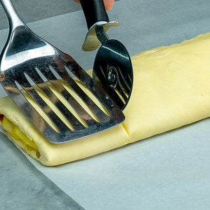 284K views · 1.2K reactions | If you have puff pastry and apples, cook the dessert today! Ingredients: puff pastry: 500 g (18 oz) strawberry jam: 100 g (3.5 oz) apples: 2 pc lemon juice: 20 ml (0.7 fl oz) brown sugar: 20 g (0.7 oz) cinnamon: 7 g (0.2 oz) walnut: 70 g (2.5 oz) raisins: 70 g (2.5 oz) eggs: 1 pc milk: 20 ml (0.7 fl oz) brown sugar: 10 g (0.4 oz) butter: 20 g (0.7 oz) starch: 20 g (0.7 oz) milk: 400 ml (14 fl oz) dark chocolate: 200 g (7.1 oz) | Appetizing.tv | Facebook