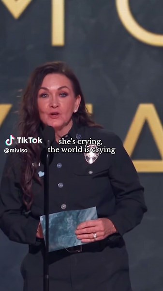 Billie Eilish Grammy Awards 2025: A Tearful Moment