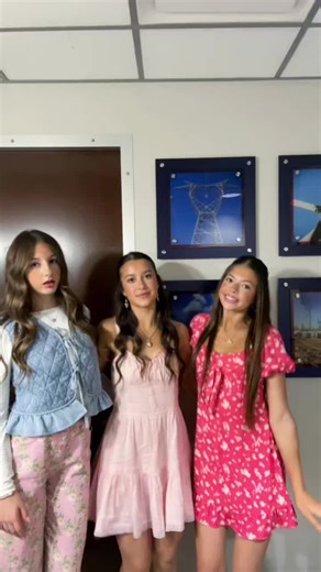 on cloud 9!!!🫶😚 #megan #besties #fromearlier @🤍💐🌟💗 | megan