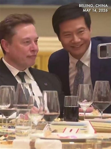 Xiaomi's Lei Jun takes selfie with Elon Musk at the state banquet for Trump
