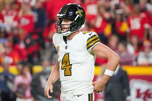 Saints QB Derek Carr Injury Ignites Rumors: Could Free Agent QB Aaron Rodgers Land in New Orleans?