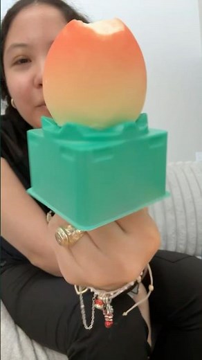trying the viral mango & peach fruit shaped KOREAN ice cream 🍑 🥭 #korean #icecream #koreanicecream