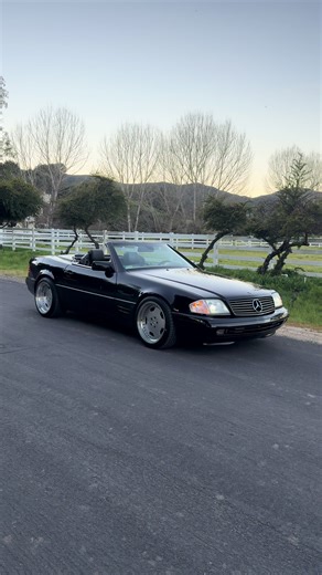 Unmatched Vibes of the Mercedes-Benz SL500 R129