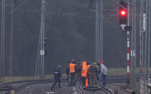 Polonia, ordigno sui binari della ferrovia. Varsavia: "Tracce di sabotaggio russo"