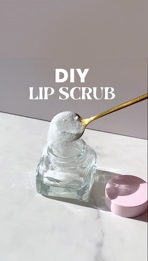 18K views · 384 reactions | This DIY lip scrub only needs 3 ingredients to exfoliate and moisturize your lips: sugar, honey, coconut oil#sustainableliving #nontoxicbeauty #lipscrub #diyskincare | Zero Waste Cartel | Facebook
