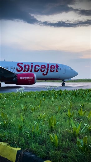 Stealing the runway show since forever! Credits: Shot by our in-house star @i__m__srk__55 #flyspicejet #spicejet #flights #aviation #flyhigh #planeview #travelwithus #travel #addspicetoyourtravel | FlySpiceJet