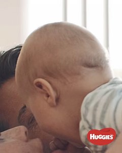Your huggs inspire ours. That’s why we made Huggies® Little Snugglers with a Soft Pocketed Waistband to prevent blowouts. | Huggies