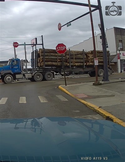 Doesn’t the stop sign mean the same thing for everyone? | Dashcam Lessons