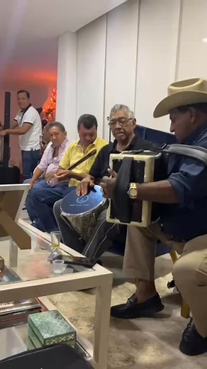 APRENDER PARA ENSEÑAR Y EL QUE NO LO CREA QUE COJA UN METRO Y MIDA ESTO ES DANDO Y DANDO 🎵🎵🎶🎶😃😄😂🖖👍👌🎤🎤🎵🥃🥃🍾🍸 | Alvaro Mendoza