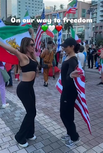 🇺🇸🇮🇷 FREEDOM!Iranian women all across the world MOCK the former regime and dance to western music.Freedom has come via America!