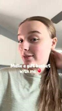 Make a gift basket with me 🎈 #youtvbeshorts #giftideas #homemadegiftideas #giftbasketideas
