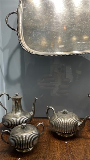 Manuela Toro | Este fue un vestido que transformé en un set rompecabezas de top con amarres y falda. Proceso de upcycling | rework ⋆. 𐙚 ˚ #upcycling... | Instagram