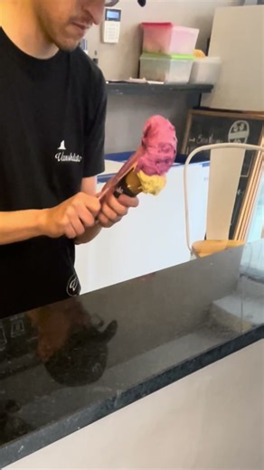 Tasting Ice Cream in Buenos Aires for $4.50! 🍦 | Delicious Dessert in Argentina