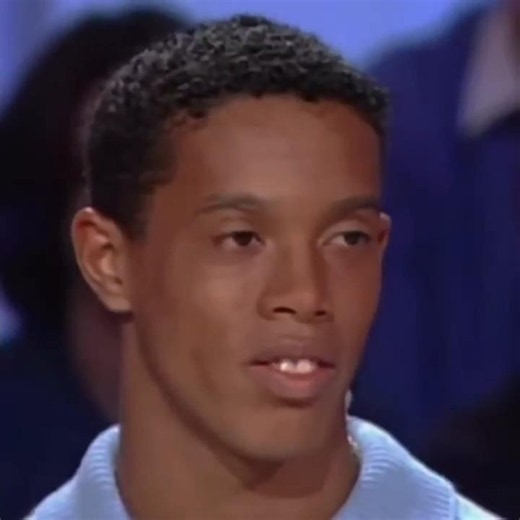 That Interviewer is nothing infront of dinho! 💯🔥