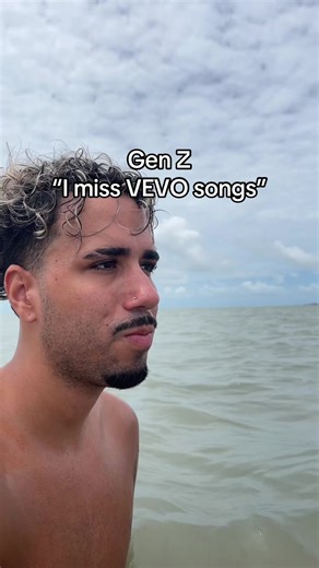 David (@davidmaluco_)’s video of Vevo