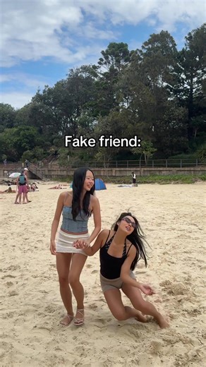 Identifying Fake Friends vs Real Friends