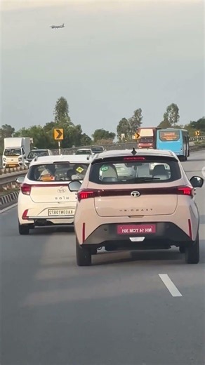 Tata Tiago EV 500 Km रेंज🤤 Only 5 Lakh? Game Changer या सिर्फ एक और EV? #car #automobile #evcar #ev