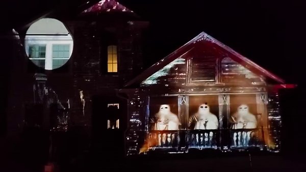 Singing Ghosts and Pumpkins Projection Mapping show 2021