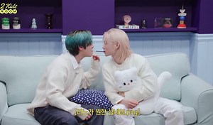 LEEKNOW AND FELIX PEPERO CHALLENGE?!?! | Yumi Han