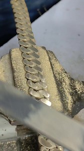 1.4M views · 14K reactions | Cuban link bracelet making process #makingjewelry #JewelryArtistry #cubanchain #cubanlink | JewelryCrafto | Facebook