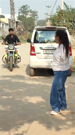 Tanu Taneja on Instagram: "I have a boyfriend 🤪🤪 #friendlyᥫᩣシ #viralreelschallenge #trendingreelsvideo #tanuvlogs #prank #support #girlfriend #boyfriend"