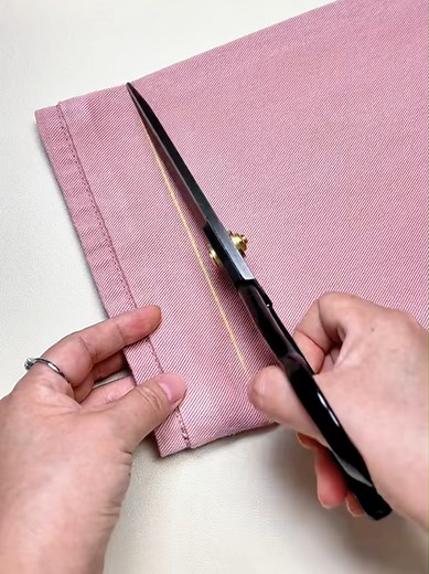 Cómo dobladillar pantalones en casa a mano