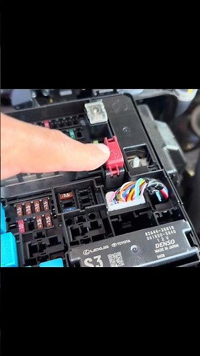 Toyota Hybrid Owners! ONLY Use This To Jump Start Your Hybrid!