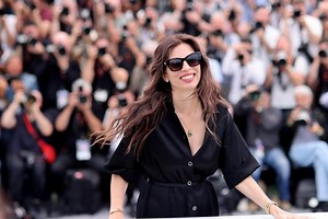 Maïwenn assortie à sa fille : rarissime apparition de Shanna Besson au défilé Chanel