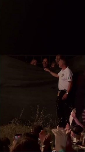 Questo momento meraviglioso di EMMA MARRONE durante la tappa di ieri sera a Cervere ❤️ 🔥