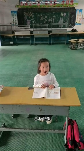 Only one girl studies in the class 😲