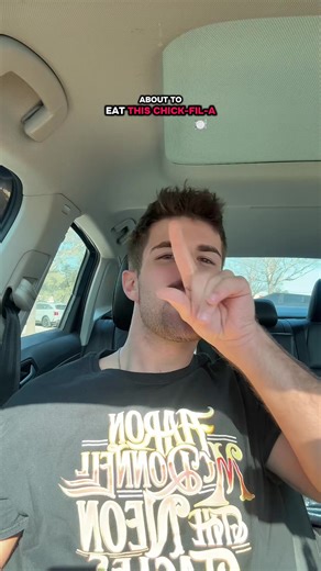 DISCLAIMER* I am hearing and forever a student so don’t learn from me! INSTEAD learn from the Deaf community or those certified to teach! lol I had to this is my favorite vocal stim rn #asl #see #fyp #beginner #learning