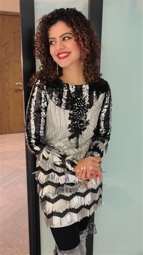 Palak Muchhal on Instagram: "Riyaz, a quiet conversation with myself, before the concert. Grounding myself before stepping into the spotlight! :) #PalakMuchhalLive #RaagMalkauns"