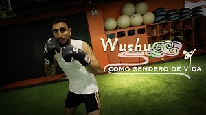 Wushu como sendero de vida Jorge Cortez, criado en México, Matamoros, Tamaulipas, es atleta del wushu sanda en la representación de EE. UU. Ha sido campeón nacional del wushu en Estados Unidos el año 2014 y subcampeón en 2015, 2017 y 2019, además de participar en el Campeonato Mundial en Jakarta, Indonesia en 2015 (quedó 16º). Desde 2016, está en China, entrenando junto con la selección universitaria de artes marciales en la Universidad del Deporte de Beijing, con el objetivo de poder competir e