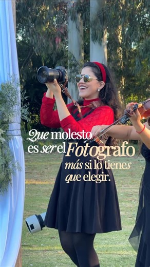 Jessica Rodriguez on Instagram: "“Qué molesto debe ser… ser el fotógrafo. Y más todavía: tener que elegir uno.” 🤷🏻‍♀️ #fotografos"