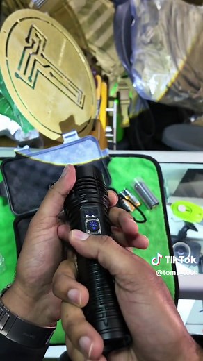 Shadowhawk Flashlight