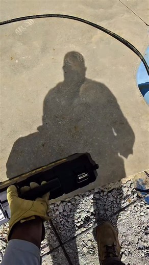 Nice feature! Active Vibration Control systems are designed to reduce vibration felt at the handle 👌🏽 @dewalttough | Innovative Concrete Solutions