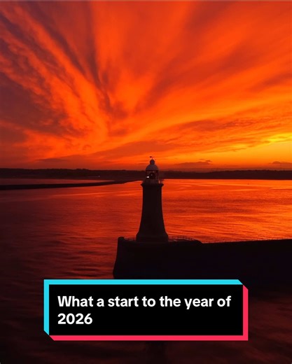 First month of 2026 recap We have had amazing sunrises, aurora, beautiful clear night skies, the full Wolf supermoon, HUGE waves & by far the best Sunset I have ever seen! Chapter 1/12 of 2026 done, I hope you have enjoyed it so far & plenty more to come 🫶🏻 What has been your favourite capture of mine so far this year? #dronevideo #localphotographer #sunset #northshields #northernlights