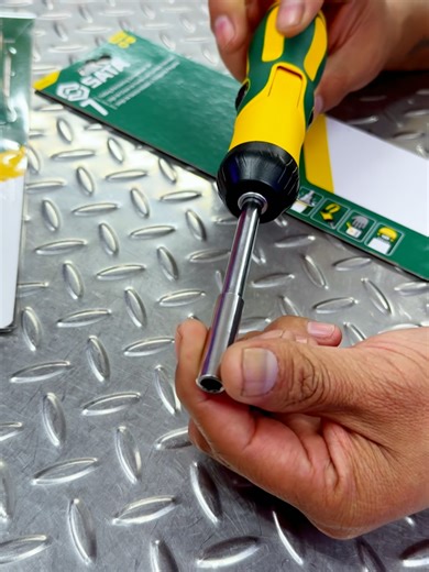 🔧⚡ ¡Trabaja seguro y más rápido! Todo con la calidad y resistencia de SATA. 💪 ¡Herramientas que no pueden faltar en tu caja! #SATA #HerramientasProfesionales #Electricista #Herramientas #ToolTok #HerramientasElectricas #TrabajoSeguro #Tools #Ferreteria #Electricidad