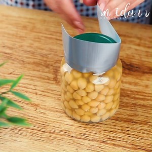 319K views · 521 reactions | Shockingly easy ways to open things! | MetDaan Yummy | Facebook