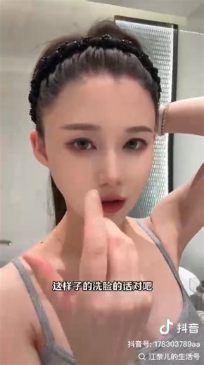 🌹超劲爆的价钱只需RM1.99！🌹 💎【轻奢黑色水晶麻花辫发箍】 通勤精致感✔ 洗脸不凌乱✔ 高颅顶显脸小✔ 🌟低调黑 闪耀水晶，简约中藏着高级， 随便一戴，优雅值立刻拉满✨ 【YG7-189】轻奢黑色水晶麻花辫发箍 【双11福利中国代购7.0 🇨🇳】 疯狂价🔥：RM1.99 / 个 ❤️关键字：YG189＋？ 💡实用与颜值并存的发箍神器： ✅ 麻花辫编织设计：立体感十足，增高颅顶，自然显脸小 ✅ 水晶点缀：在灯光下低调闪耀，通勤也能自带精致光环 ✅ 内置防滑齿条：不易滑落，久戴不移位 ✅ 舒适不勒头：弹性适中，佩戴一整天无负担 ✅ 一箍多用：日常通勤、约会穿搭、洗脸护肤都适用！ 🎯精致女孩的必备发型工具，不费力也能美得有层次～ 其它预购产品会持续更新上载哦❤️ 预购预购预购‼️不接急单‼️ 📅预计1月头到货👌 运费📮 西马WEST MALAYSIA ·RM9（Rm88 Free Shipping） 东马EAST MALAYSIA ·空运Air ✈️ Rm10 / per kg ·海运Sea 🚢-中箱 65x46x25cm-RM39 ·海运Sea 🚢-大箱 