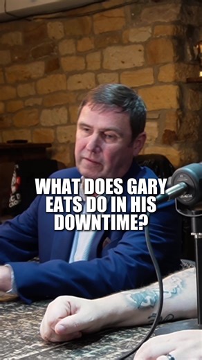 Gary Eats admits he loves watching Liverpool during his downtime…didn’t go down too well with the Barnsley lads 🤣🔴