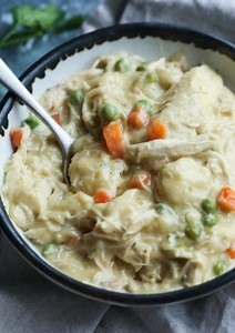 Easy Crockpot Chicken and Dumplings