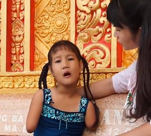 9.2K views · 103 reactions | No hands, no legs: a Vietnamese little girl tries to survive. | Life is Not Fair | Facebook