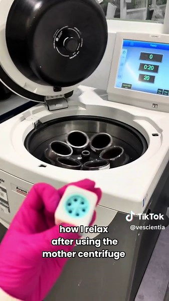 Took weeks to design and it's ready! Available on my etsy store! https://vescientia.etsy.com/listing/4423111418 #centrifuge #scary #fidgerspinner #stem #lab