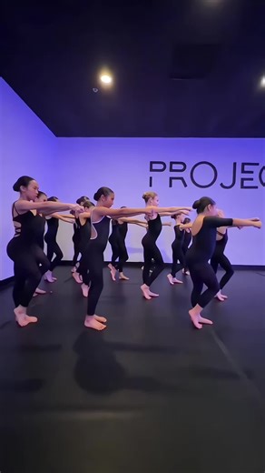 How to Make a Double Dutch Bus Dance Video with AI 🕺🔥 (Old School Funk Dance Style) Step by Step! Want your photo to turn into a Double Dutch Bus dance video like the old-school funk vibe everyone loves? 😱✨ Yes, that retro groove, street dance energy and funky rhythm style people are searching for… you can create it using AI in seconds! 🤖🎶 Watch this quick tutorial. Full Tutorial: Create your Double Dutch Bus dance video with AI in less than 2 minutes 🚀 You only need: 1️⃣ One clear photo o