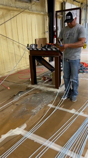 1.5M views · 10K reactions | Handmade in Texas 欄 We make sure ropes are tested and consistent before they leave the shop  #tiedtowin #TeamTopHand #teamrope | Top Hand Ropes | Facebook