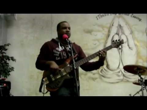 James Ross @ Maurice Fitzgerald (Bass Solo) - WYN Guitars Bass - (DEMO)!!!