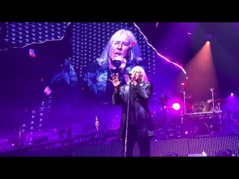 Def Leppard Bringing on The heartbreak ￼ 2/5/26 Las Vegas Residency